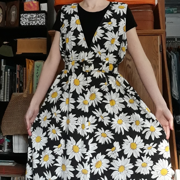 Vintage Dresses & Skirts - Vintage Daisy Print Dress